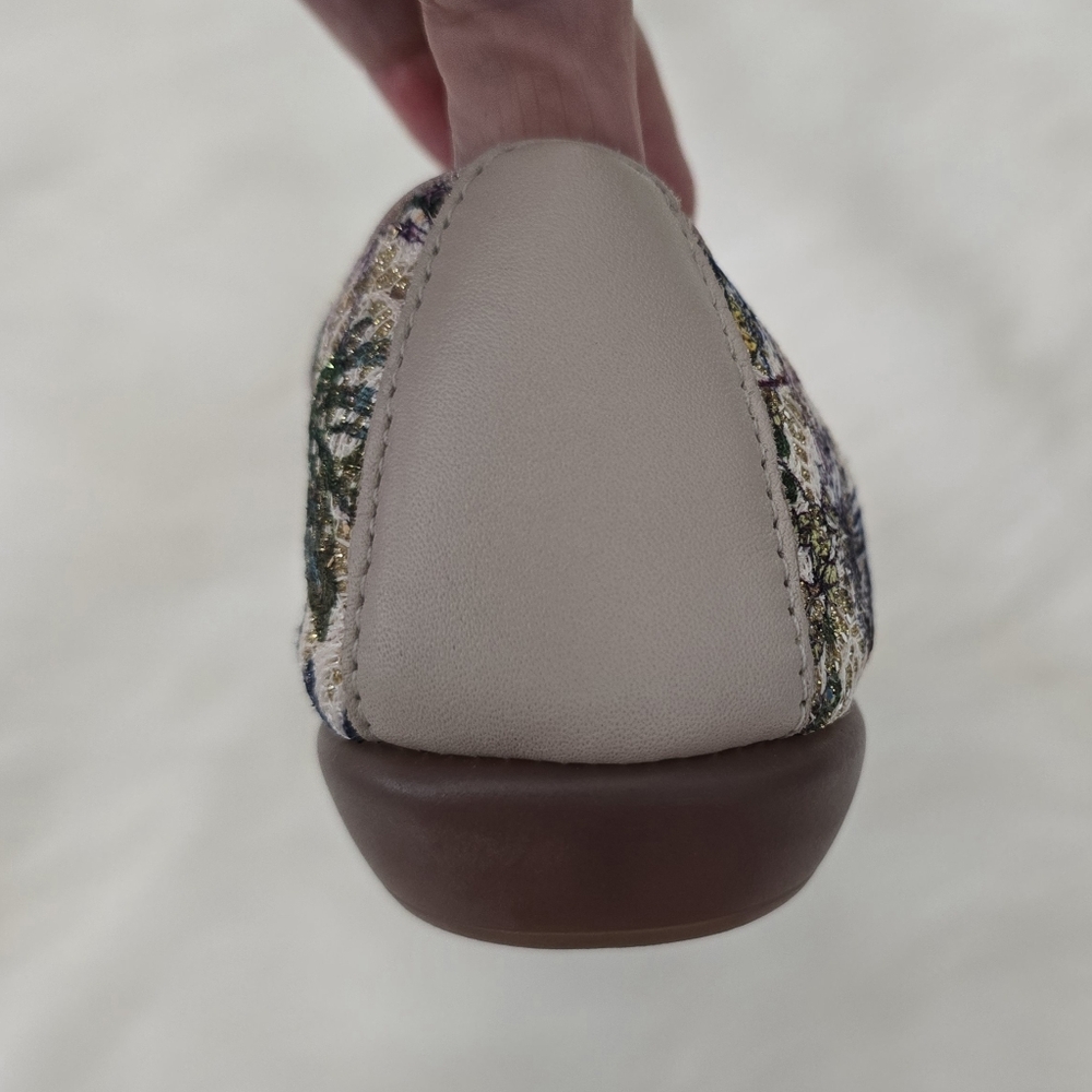 Aerosoles Betunia Embroidered Flats - Picture 5 of 8
